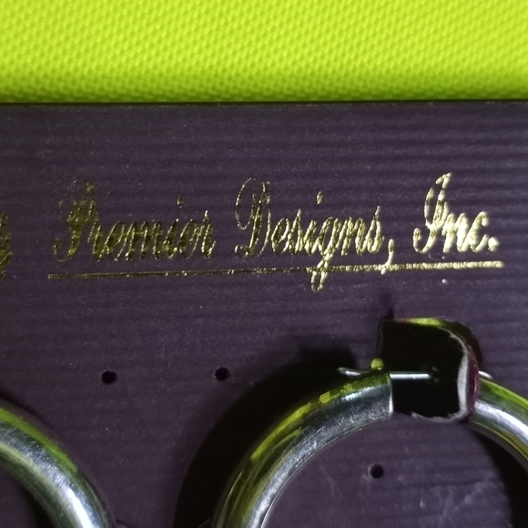 Silvertone hoop wire earrings Premier designs - Picture 3 of 5